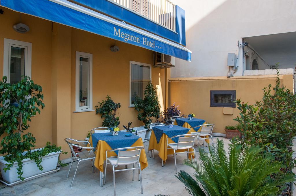 Megaron Hotel Поццалло Экстерьер фото